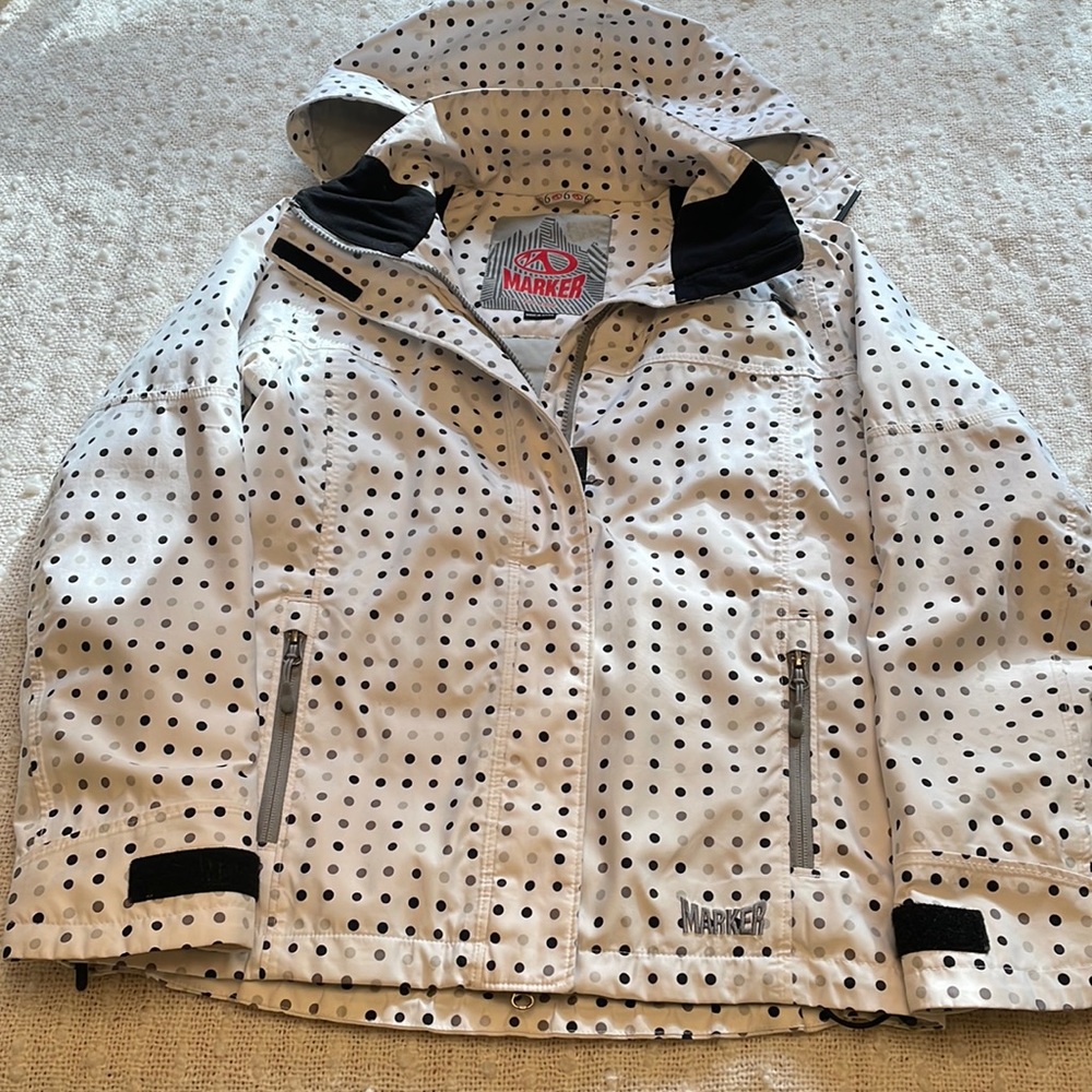 Women’s Marker size 6 ski jacket with detachable hood.